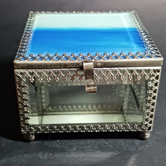 Home Etched Beveled Glass Footed Silver Toned Jewelry Box 3.25" x 3.25" x 2.25" - Picture 2 of 8